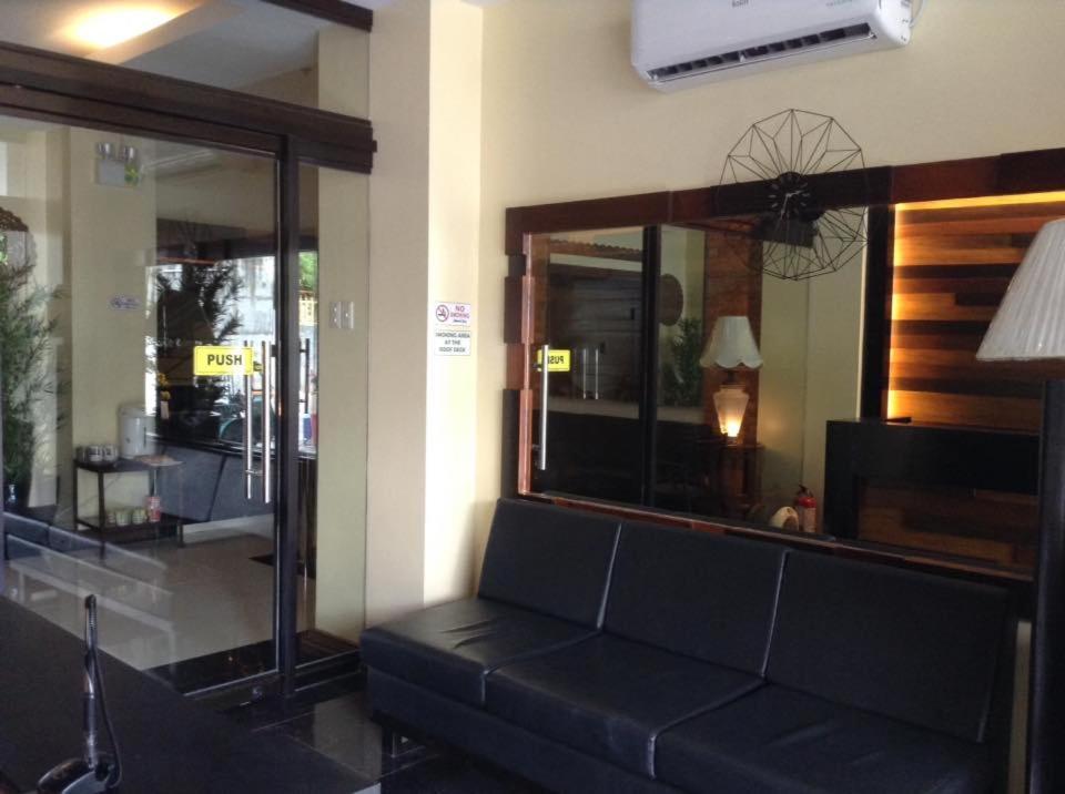 East Square Inn Bacolod Exteriör bild